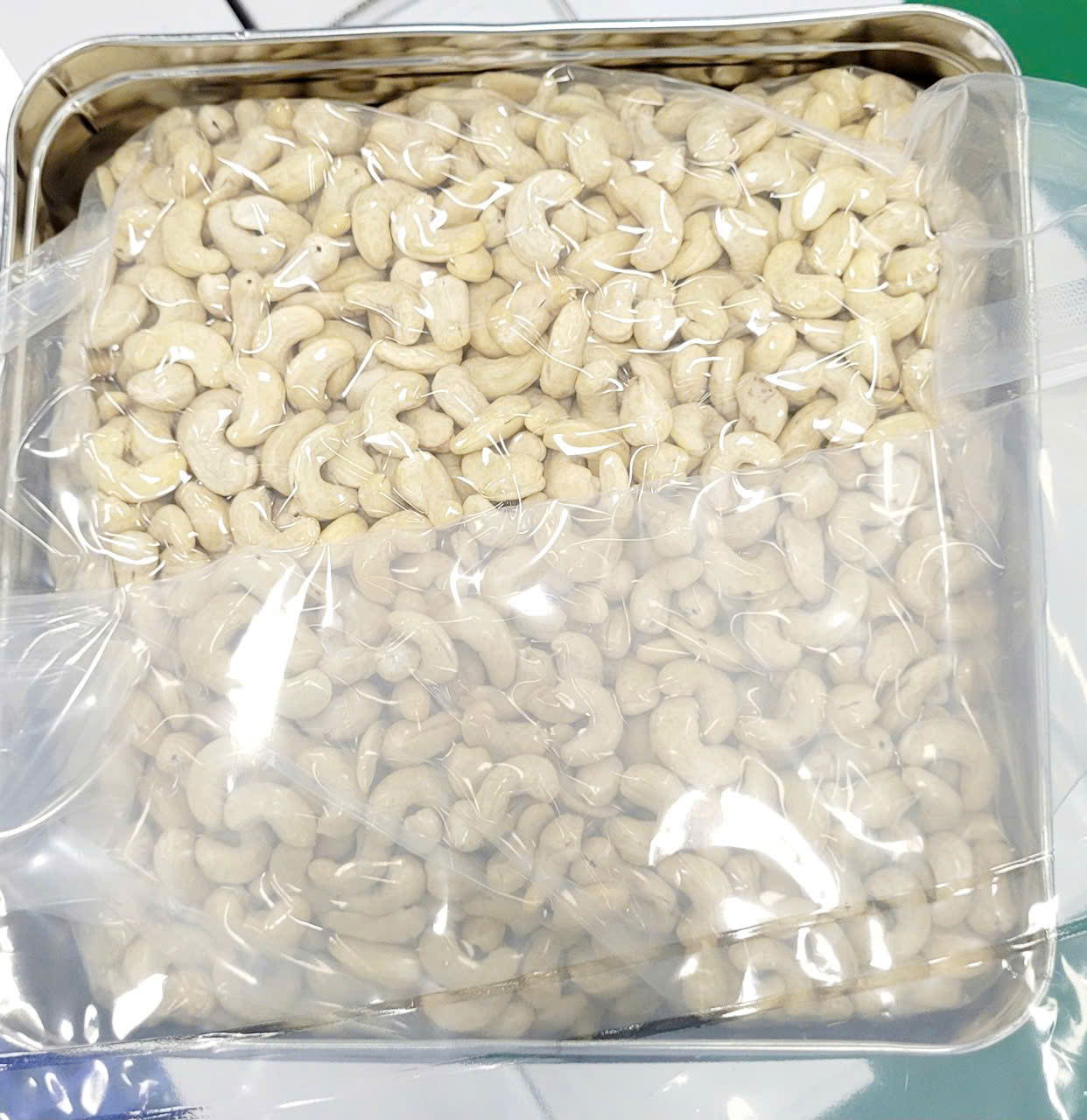 4. PACKAGING TIN BOX 1X20KG PER CARTON