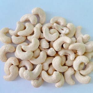 A-CASHEW NUTS WHITE WHOLE WW180