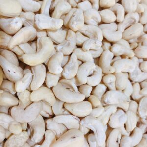 D-CASHEW NUTS WHITE WHOLE WW320