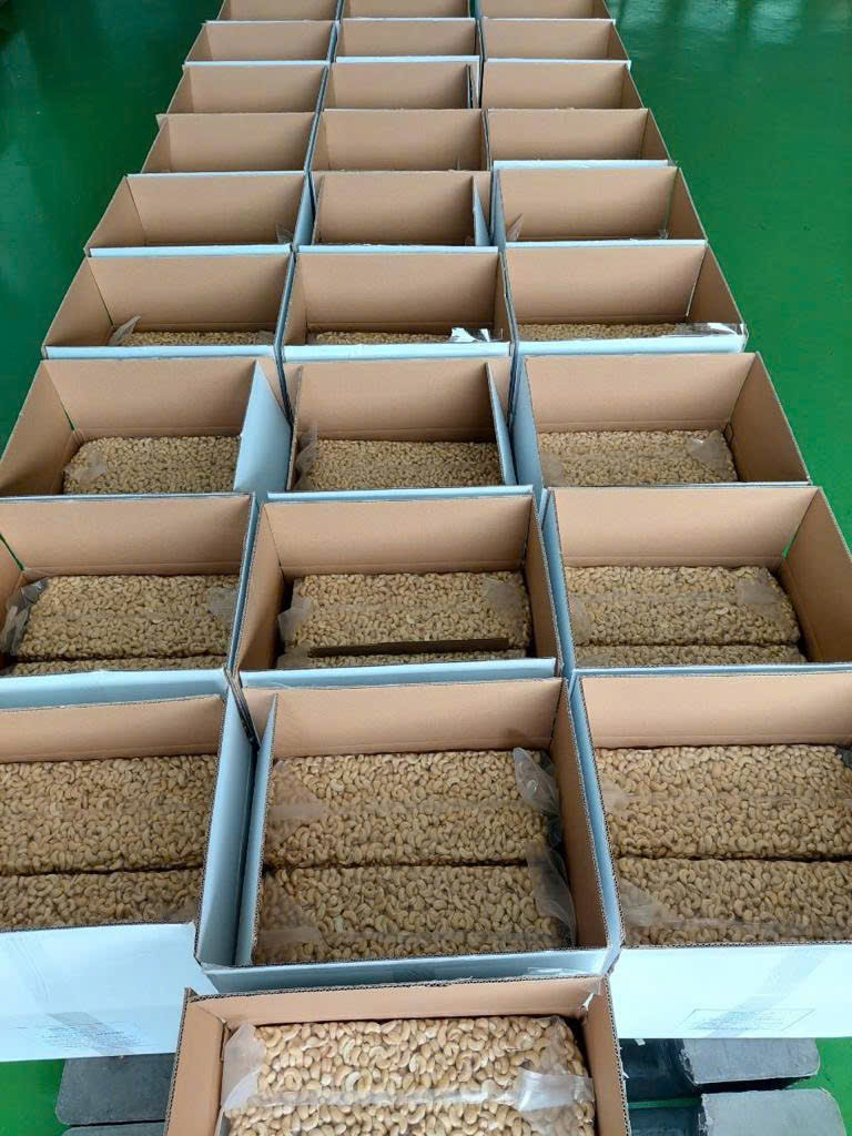 PACKING IN VACUUM BAG 2X 11.34KG